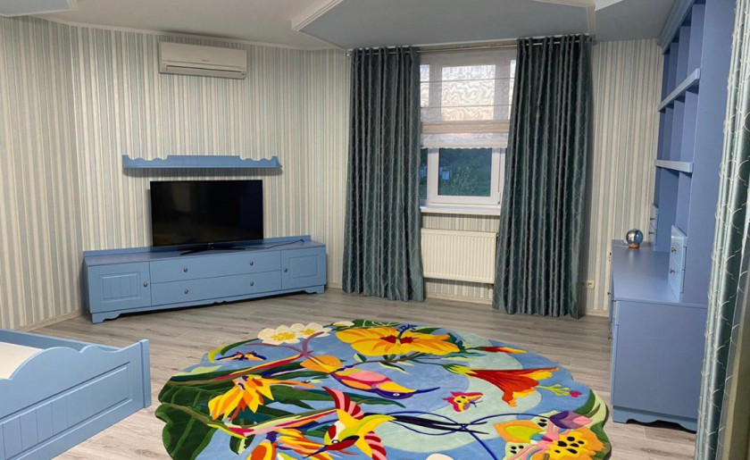 Children's Carpet - Tropics. Carpet studio for the production of custom carpets.