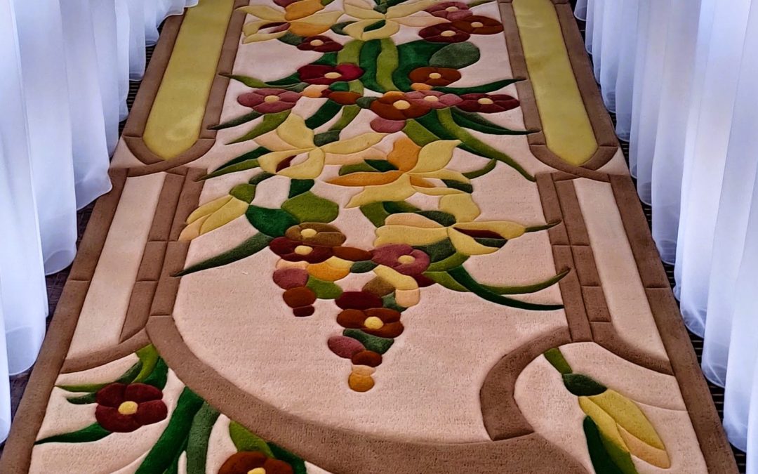 Long rug in hallway – design inspired by stained-glass door