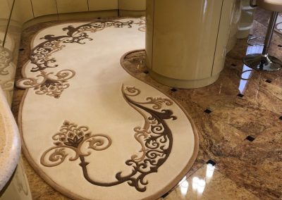 Designer rug by the bar counter – side perspective